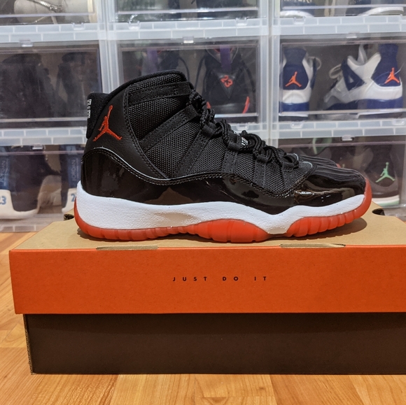 Jordan Retro 11 Bred - Picture 5 of 12